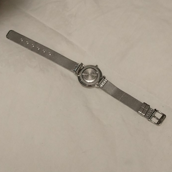 Minimalist silver black face adjustable mesh watch - Picture 3 of 3